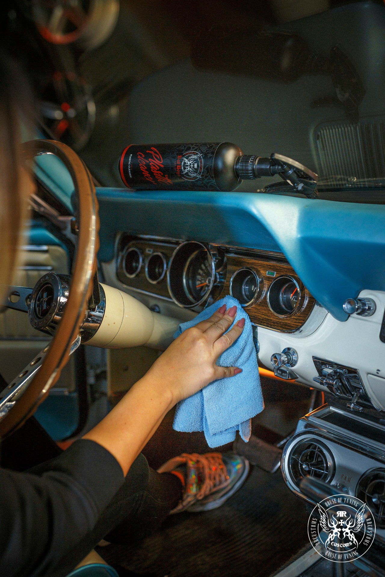 Plastic Cleaner (Cola) 500ml